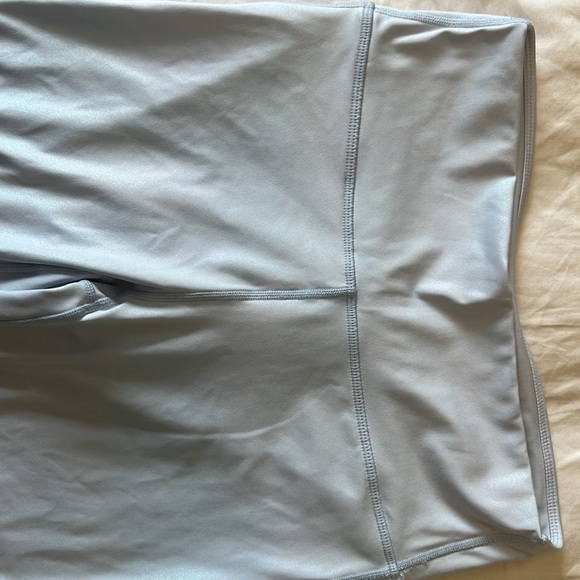 Fabletics Iridescent Blue 7/8 Leggings - Picture 2 of 2